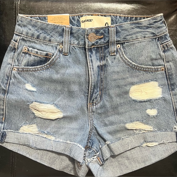 NWT Garage “Mom” denim shorts in size 0. - Picture 1 of 2